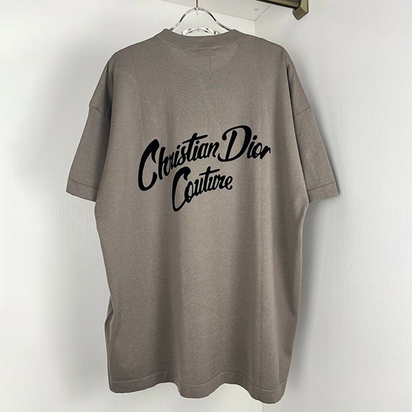《バックプリントがかっこいい★》ディオール クルーネックTシャツ 偽物 483M648A